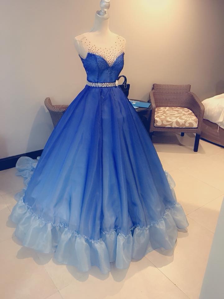 Ombre and more. This evening gown connotes a long night of dancing in a grand ballroom. Photo taken from Apol Embang's Facebook page.
