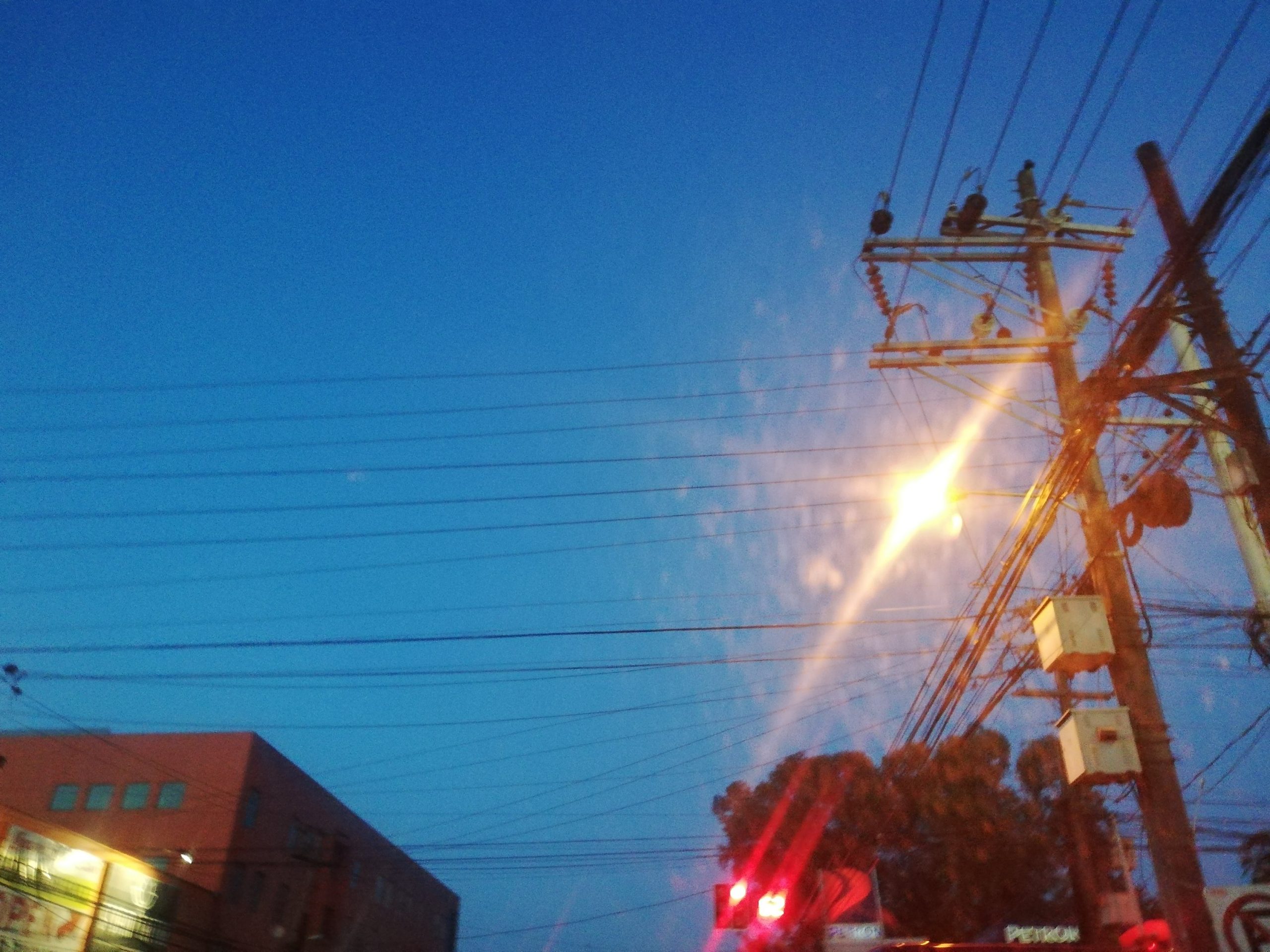 Still clear skies in Bacolod City as dusk falls and as Kammuri enters RP. | Photo and text by Julius D. Mariveles