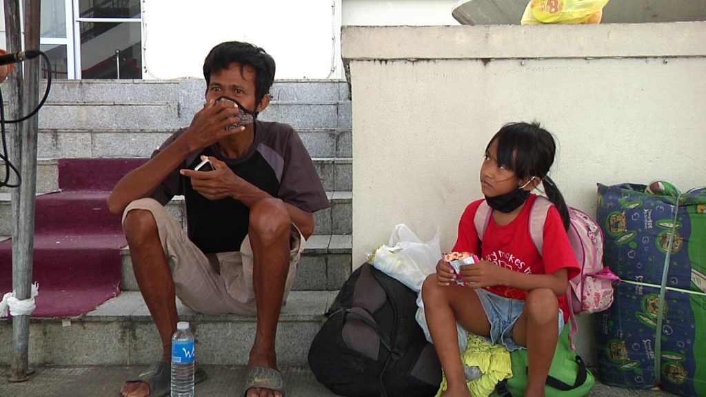 covid blues: man tries to walk home for 70 kilometers with seven-year-old daughter 1 Niño Datiles 01