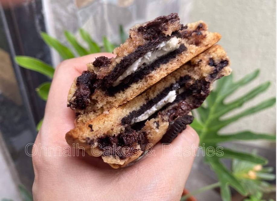 The 100-gram Chunky Orea Cookie, which contains large chunks of the cookie embedded within and on top of the dough base.| Photo taken with permission from OhMaih's Cakes and Pastries